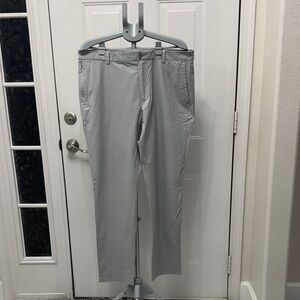 Vineyard Vines Men's Light Gray Chinos